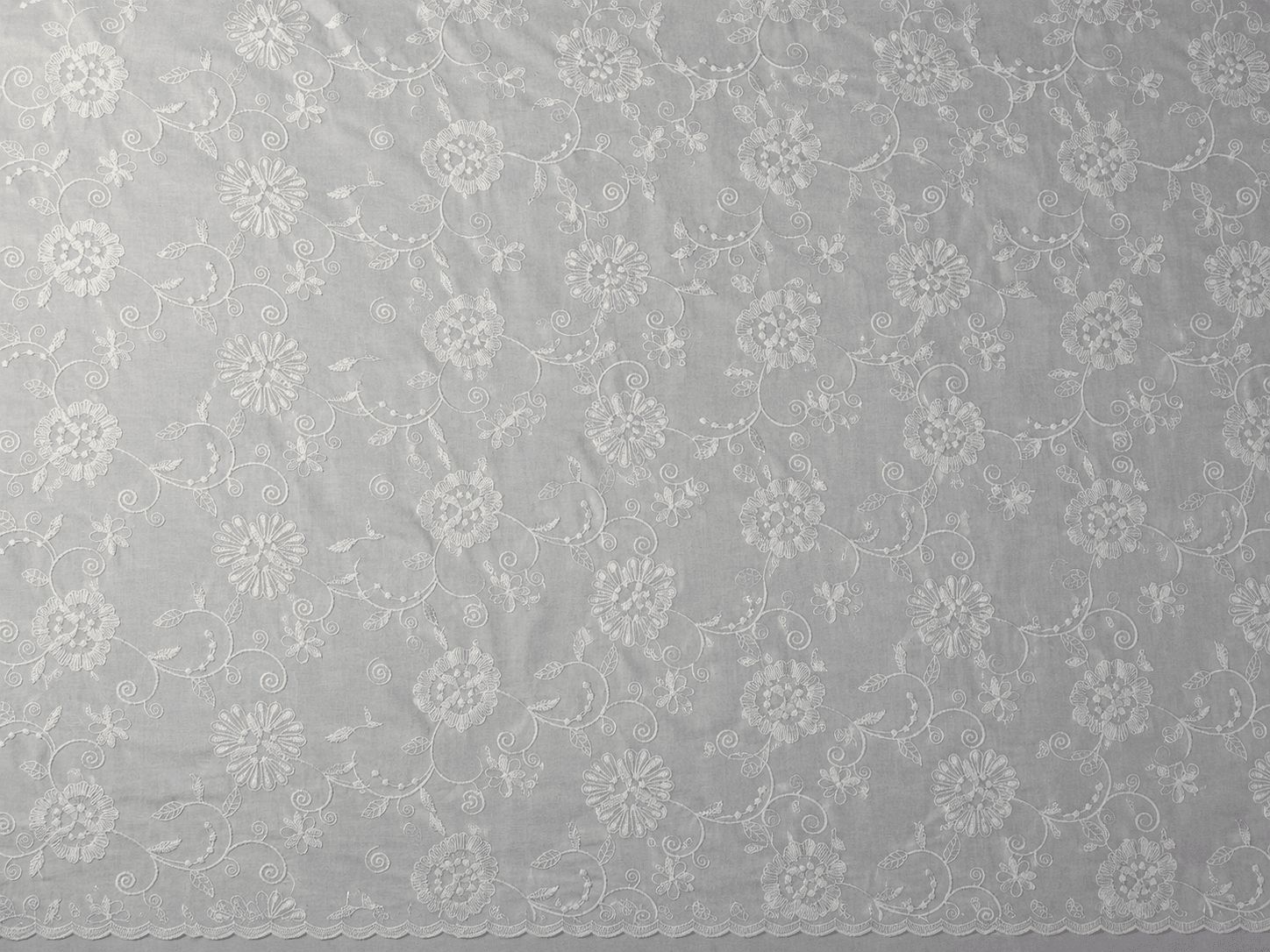 Schiffli embroidery — sample 23