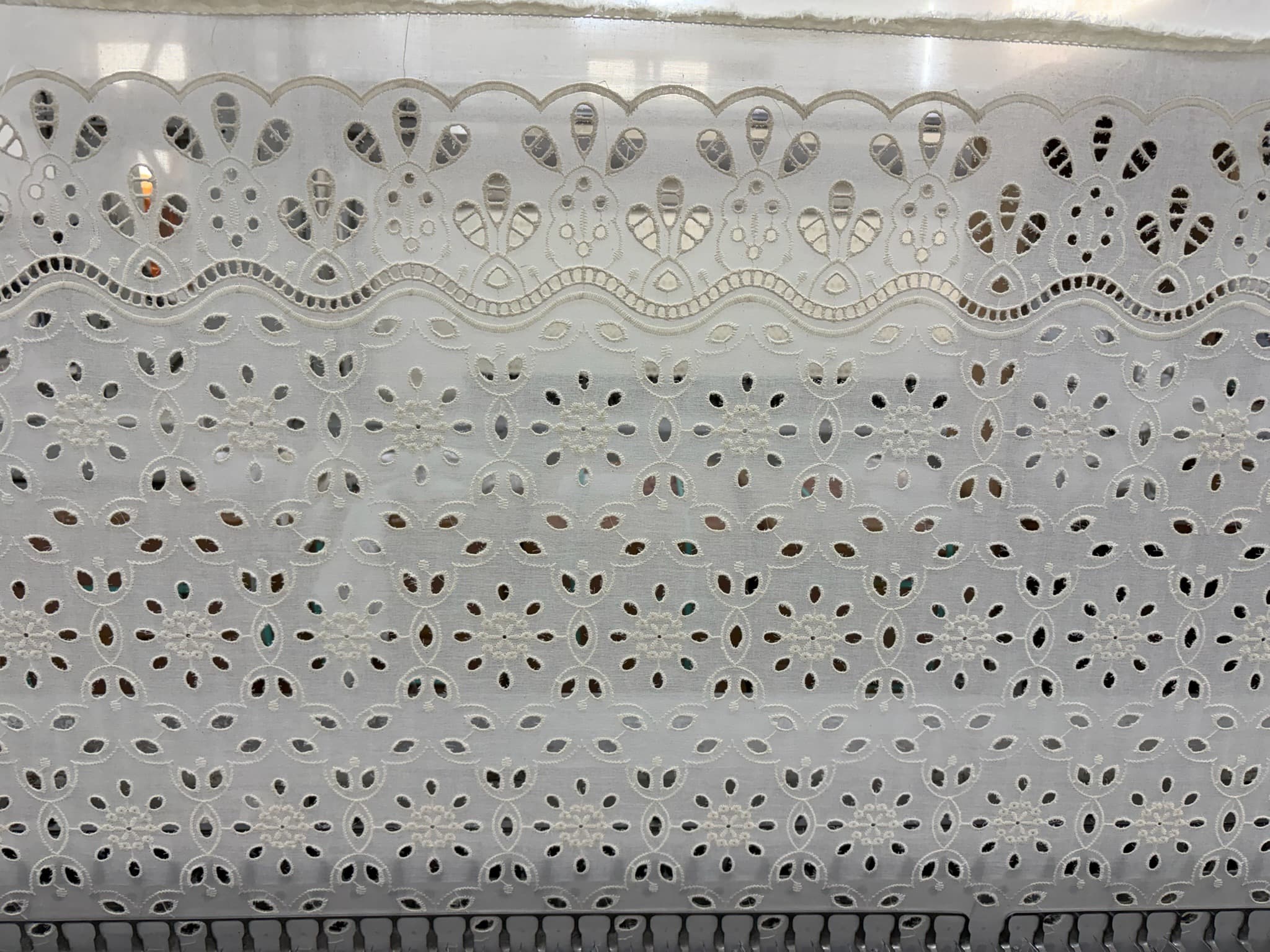 Schiffli embroidery — sample 4