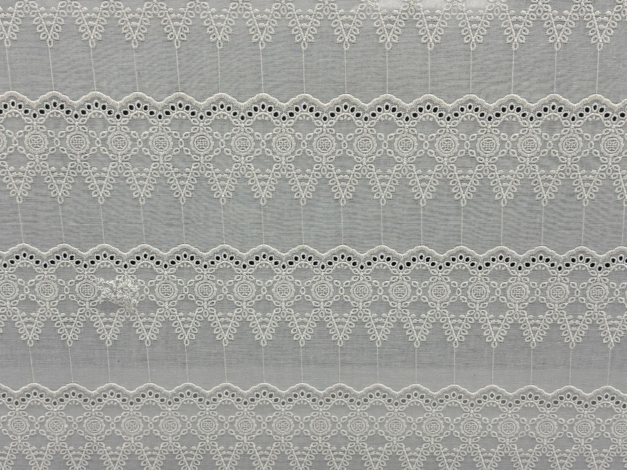 Schiffli embroidery — sample 5