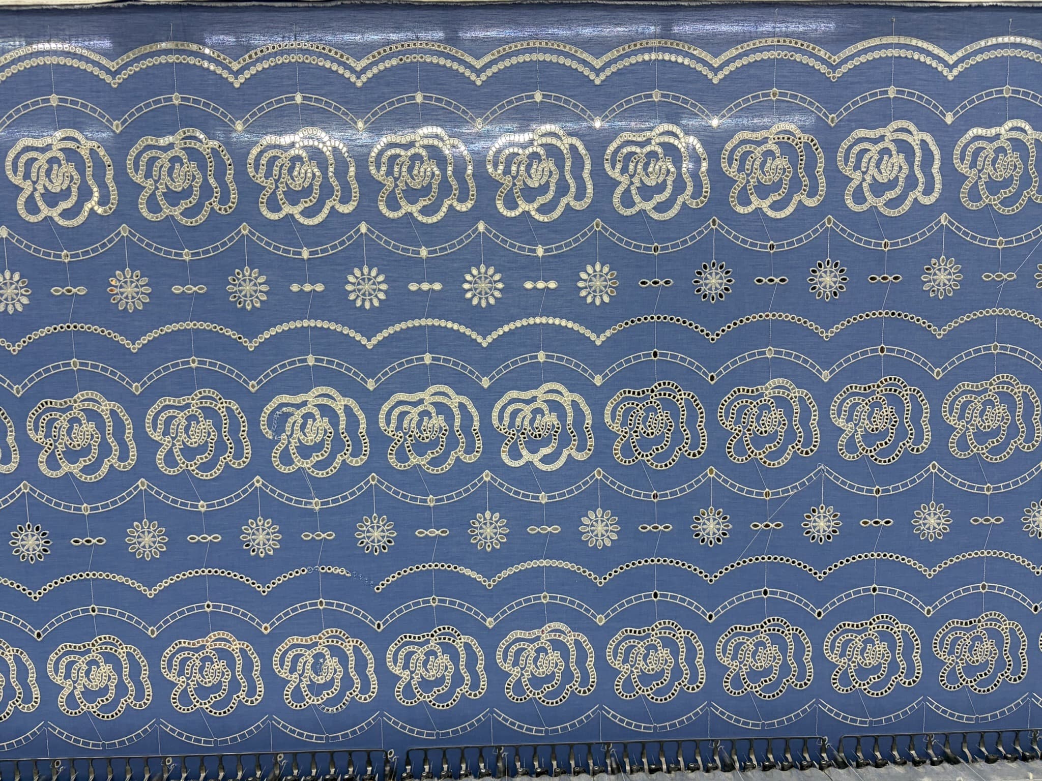 Schiffli embroidery — sample 7